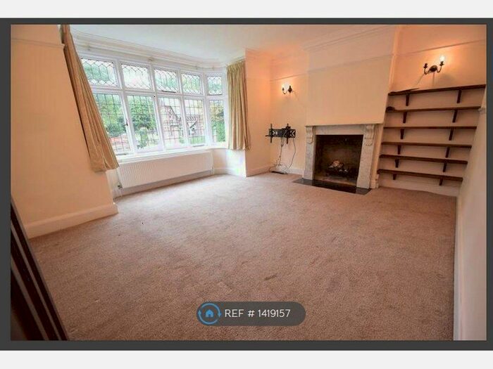 4 Bedroom Semi-Detached House To Rent In Old Bedford Road, Luton, LU2
