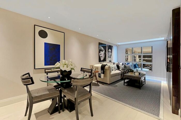 4 Bedroom Mews House To Rent In Clabon Mews, Knightsbridge, SW1X