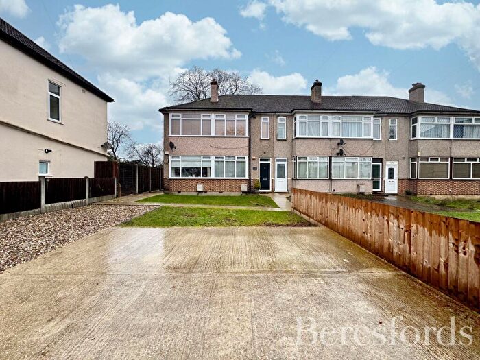 2 Bedroom Maisonette For Sale In Westland Avenue, Hornchurch, RM11