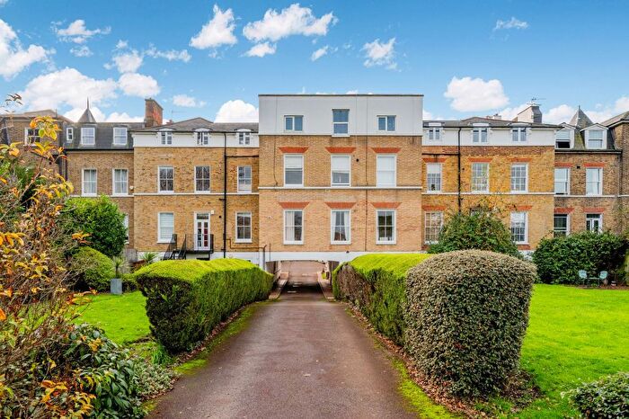 2 Bedroom Flat To Rent In Copers Cope Road, Beckenham, BR3