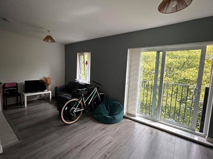 2 Bedroom Flat For Sale In Chapel Gardens, Liverpool, Merseyside, L5