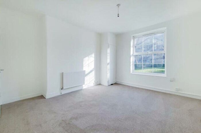 2 Bedroom Flat To Rent In Deptford Church Street, Holden House Deptford Church Street, SE8