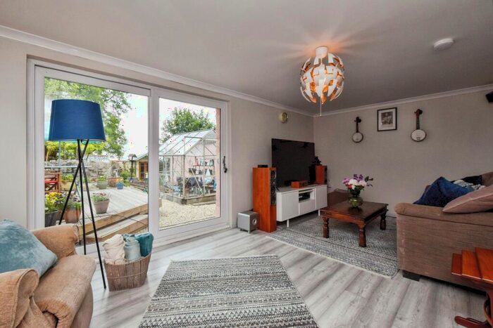 4 Bedroom Semi-Detached House For Sale In Heol Yr Ysgol, Cefneithin, Llanelli, Carmarthenshire, SA14