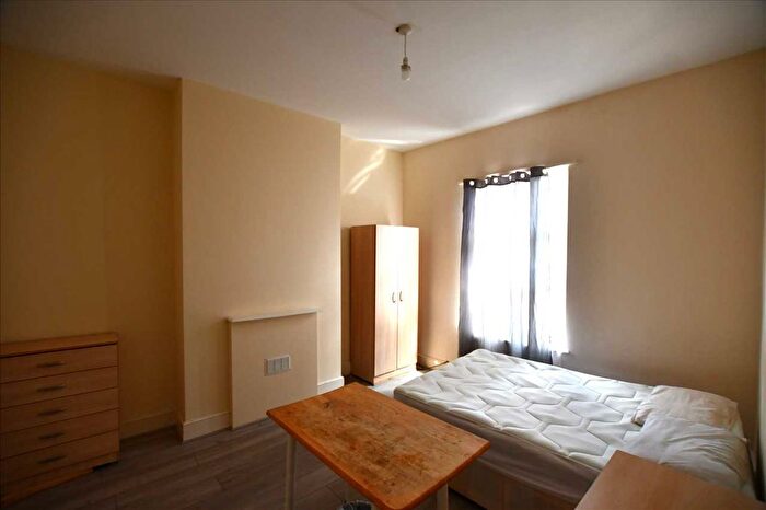 1 Bedroom Property To Rent In High Road, London, N15