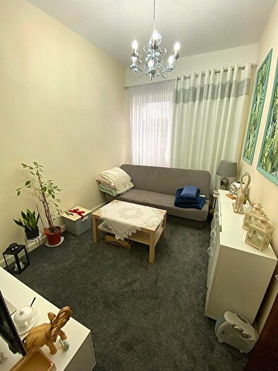 3 Bedroom Flat To Rent In Penarth Road, Cardiff, CF11