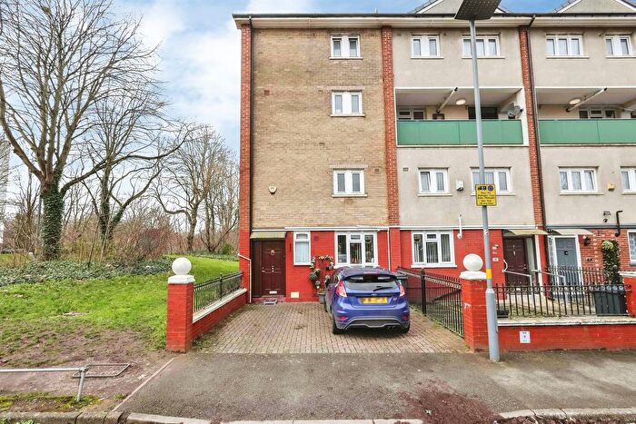 3 Bedroom Maisonette For Sale In Newbold Croft, Birmingham, B7