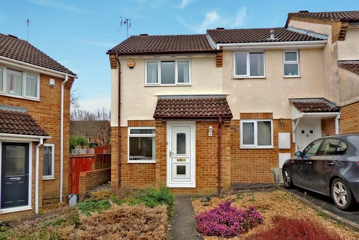 2 Bedroom End Of Terrace House To Rent In Brake Close, Kingswood, Bristol, BS15