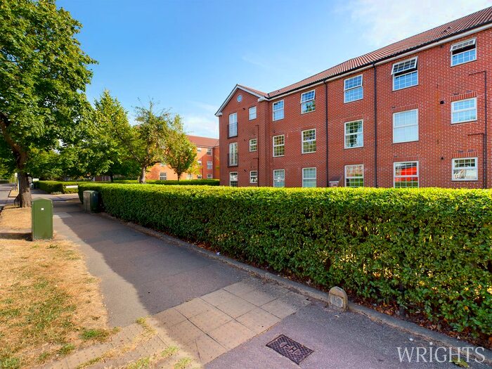 2 Bedroom Flat To Rent In Bridge Court, Welwyn Garden City, AL7
