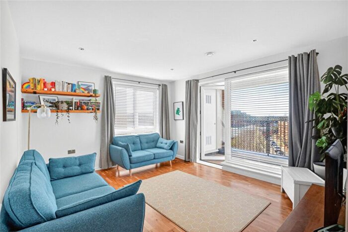 3 Bedroom Flat For Sale In Spring House, Walthamstow, London, E17