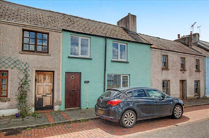 3 Bedroom Terraced House For Sale In Front Street, SA72