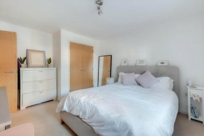 1 Bedroom Apartment For Sale In Lambourne Chase, Chelmsford, CM2