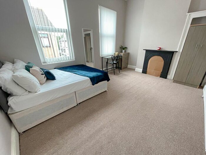 4 Bedroom House To Rent In Cotswold Street, L7