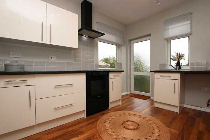 2 Bedroom Semi-Detached Bungalow For Sale In Martin Road, Kettering, Northamptonshire, NN15