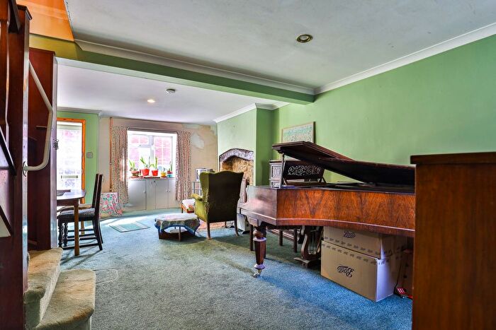 1 Bedroom Terraced House For Sale In West Street, Crewkerne, Somerset, TA18