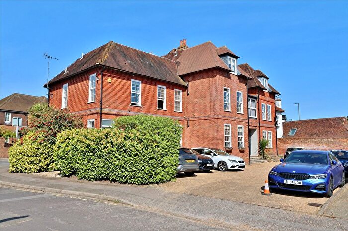 1 Bedroom Maisonette For Sale In High Street, Old Woking, Woking, Surrey, GU22