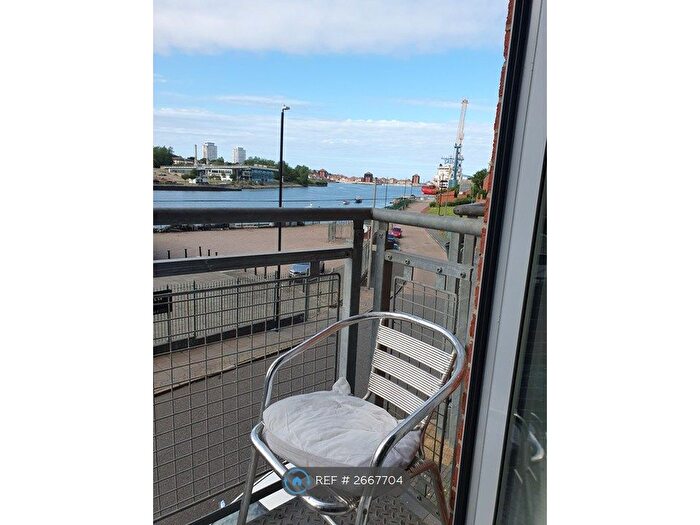 2 Bedroom Flat To Rent In Low Street, Sunderland, SR1