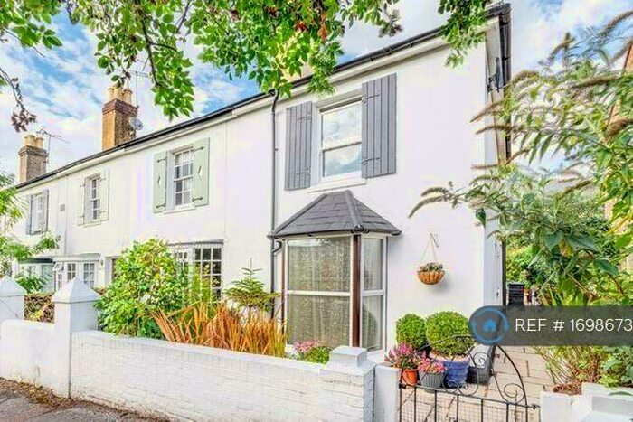 2 Bedroom End Of Terrace House To Rent In Church Walk, Leatherhead, KT22