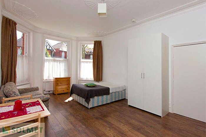 Studio To Rent In Dartmouth Road, Kilburn, London, NW2