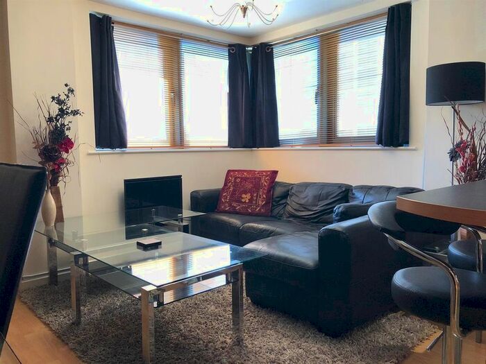 2 Bedroom Flat To Rent In Velocity East, City Walk, Leeds, LS11
