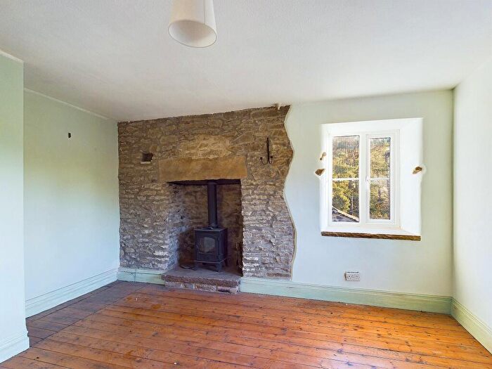 2 Bedroom Duplex To Rent In The Wend, Carleton, BD23