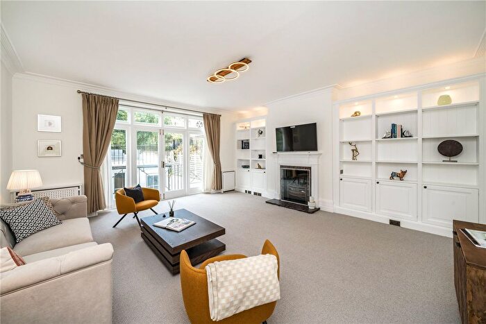 2 Bedroom Maisonette To Rent In Brompton Square, London, SW3