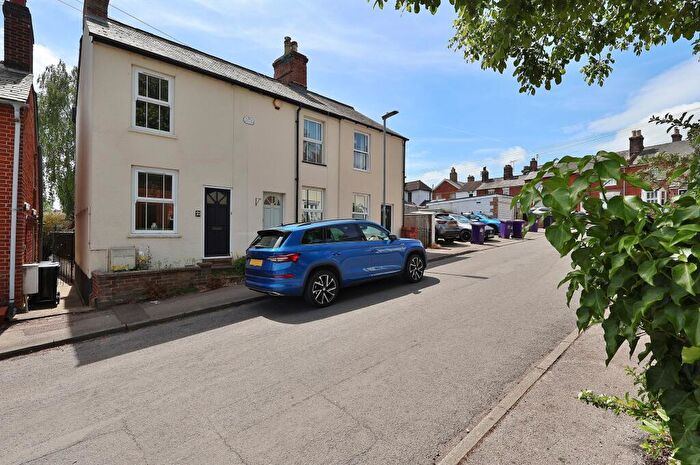 2 Bedroom Terraced House For Sale In Bedford Street, Hitchin, SG5