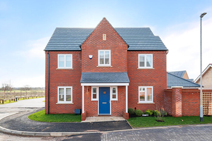 4 Bedroom House To Rent In Otter Close, Upton, Northampton, NN5