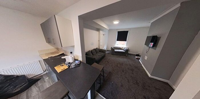 3 Bedroom Semi-Detached House To Rent In Thornville Row, Leeds, LS6