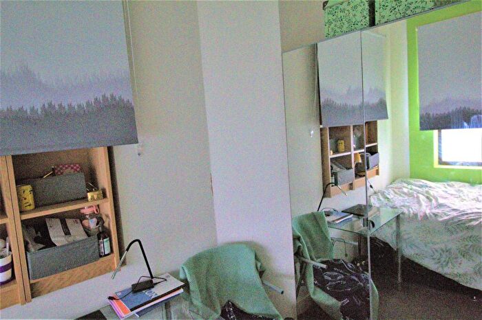 2 Bedroom Apartment To Rent In Flat B Porterbrook Apartments, Broomhall Street, S3