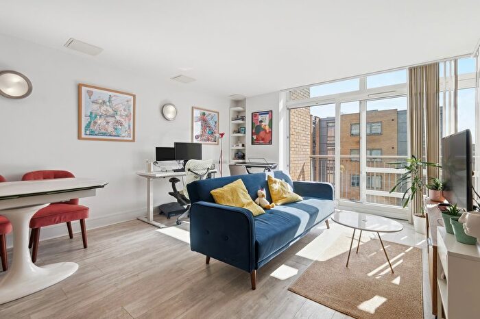 2 Bedroom Flat To Rent In Constable House, Canary Wharf, E14