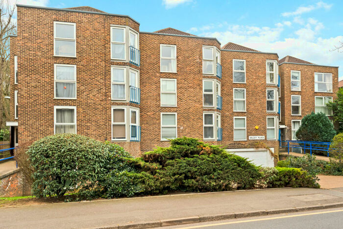 1 Bedroom Flat To Rent In Glenbuck Road, Surbiton, Surrey, KT6