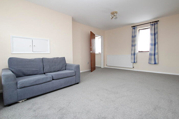 1 Bedroom Semi-Detached House To Rent In Mickledon Close, Nottingham, NG2