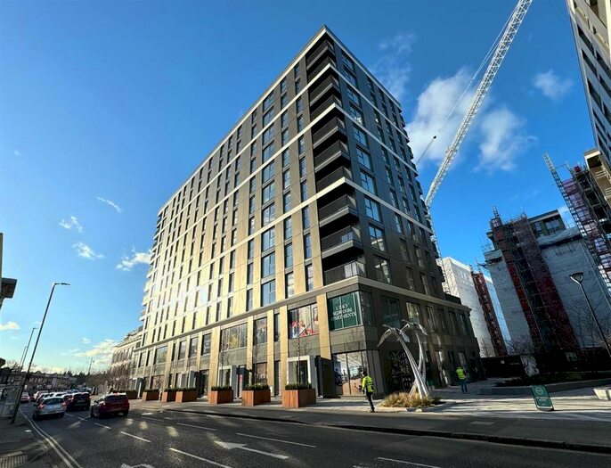 1 Bedroom Flat To Rent In Eden Grove, Staines, TW18