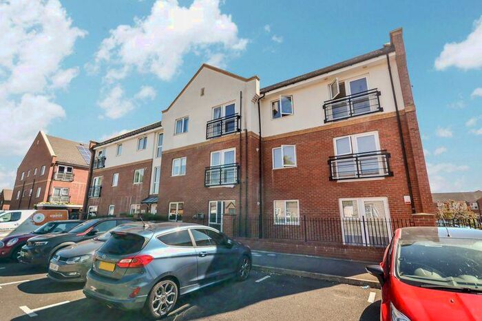1 Bedroom Flat To Rent In Brook Mead, Basildon, SS15