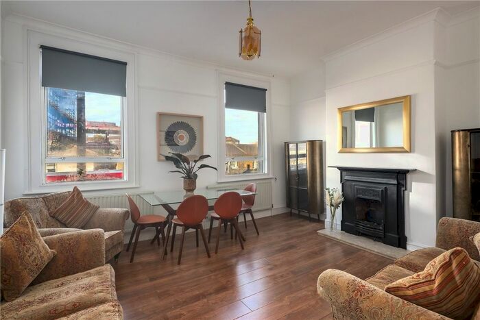 2 Bedroom Flat To Rent In Woodgrange Road, Forest Gate, London, E7