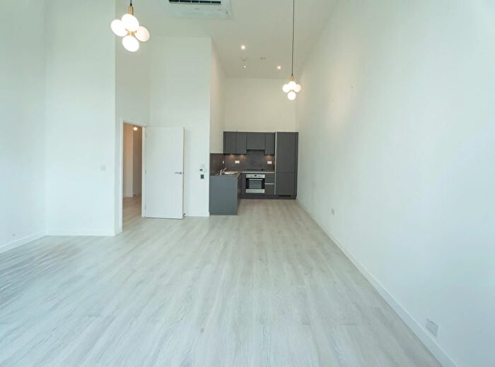 1 Bedroom Flat To Rent In Truscon House, Carnation Gardens, Hayes, Greater London, UB3