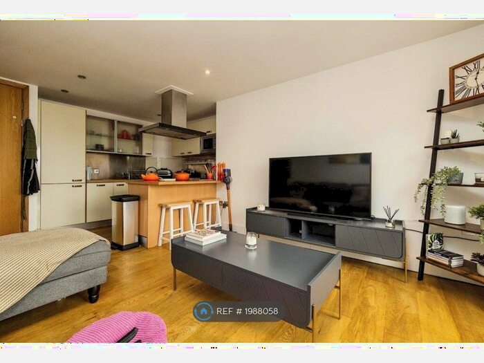 2 Bedroom Flat To Rent In Trinity Gate, Guildford, GU1