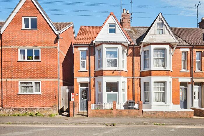 4 Bedroom End Of Terrace House For Sale In Beer Street, Yeovil, BA20