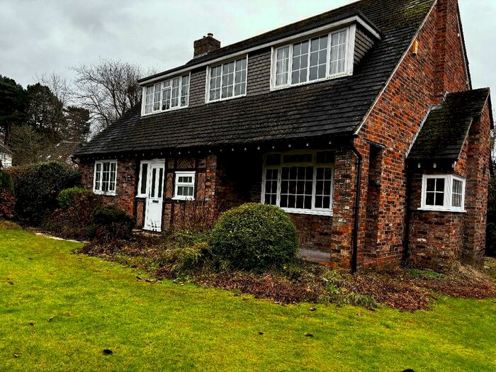 3 Bedroom Detached House To Rent In Badger Road, SK10