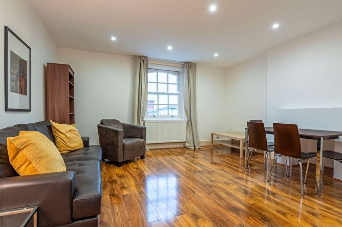 2 Bedroom Flat To Rent In Camden Road, London, NW1