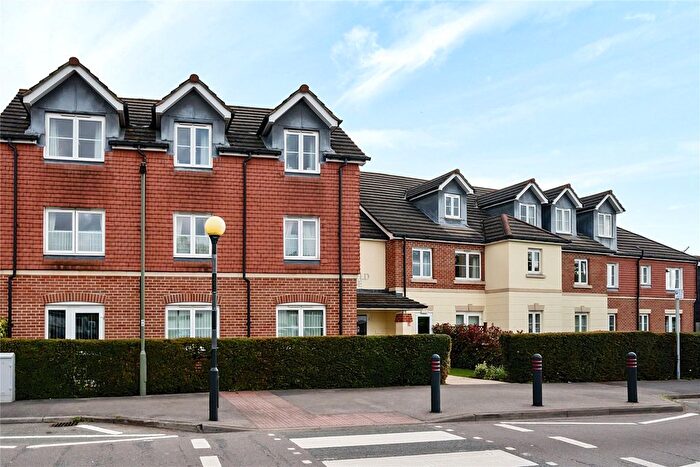 2 Bedroom Property For Sale In Lightwater, Surrey, GU18