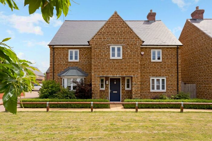 4 Bedroom Detached House To Rent In Poppy Field Way, Middleton Cheney, Banbury, OX17