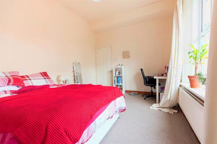 3 Bedroom Flat To Rent In £pppw - Claremont Road, Newcastle Upon Tyne, NE2