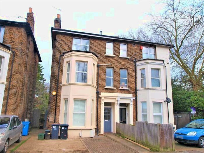 3 Bedroom Maisonette Flat To Rent In Station Road, Shortlands, Bromley, BR2