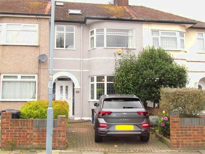 4 Bedroom Terraced House To Rent In Park Lane, Chadwell Heath, Romford, Essex RM6