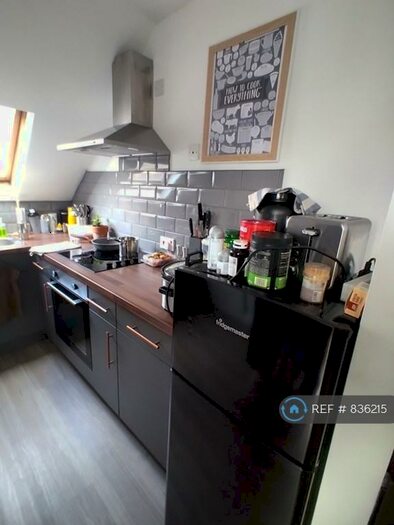 Studio To Rent In West Grove Court, Cardiff, CF24