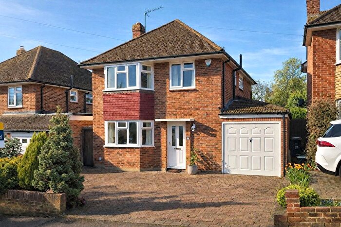 3 Bedroom Detached House For Sale In Tile Farm Road, Orpington, BR6