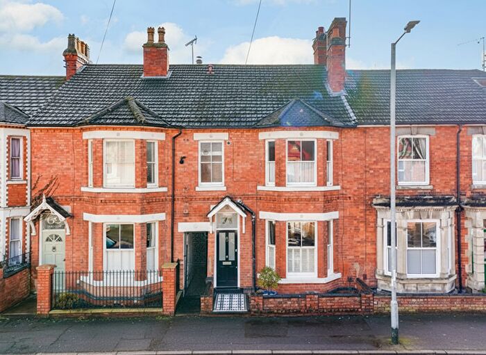 4 Bedroom Terraced House For Sale In Broadway, Kettering, NN15