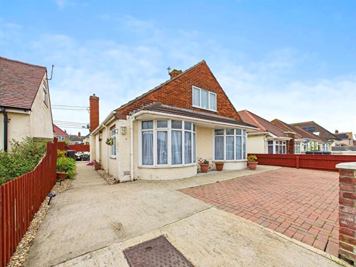 5 Bedroom Detached Bungalow For Sale In Somersby Avenue, Mablethorpe, LN12