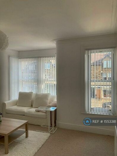 2 Bedroom Flat To Rent In Kings Road, Harrogate, HG1